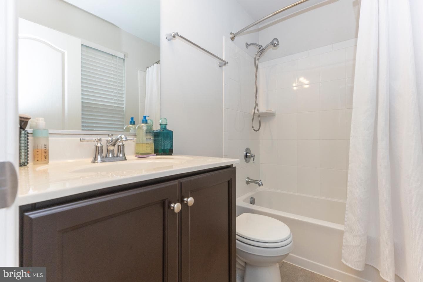 300 Carbine Street photo 19