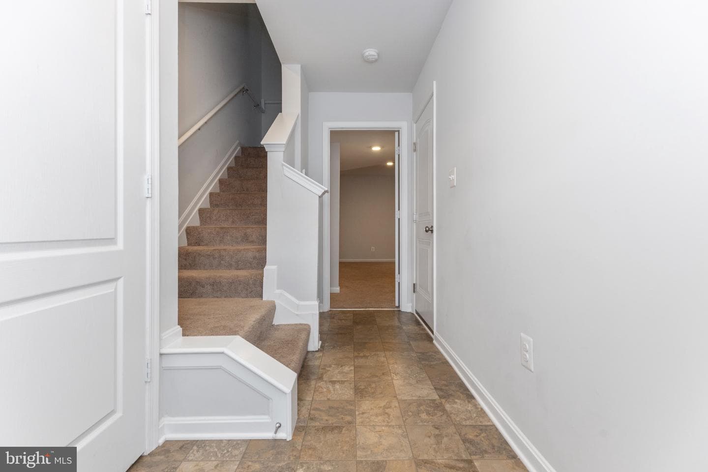 300 Carbine Street photo 3