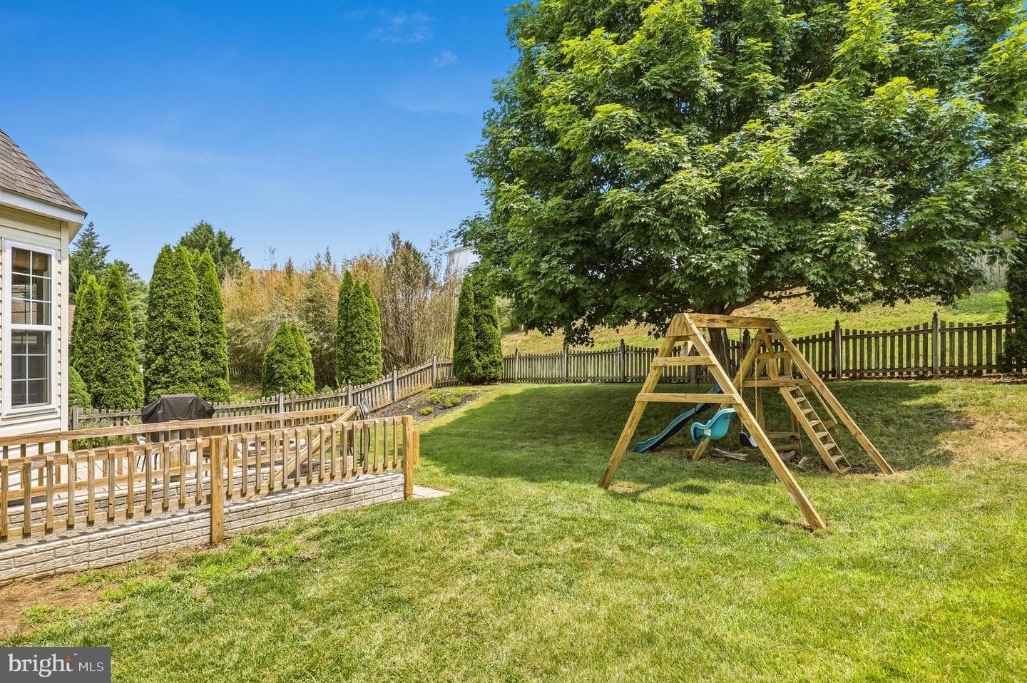 357 Buckingham Way photo 32