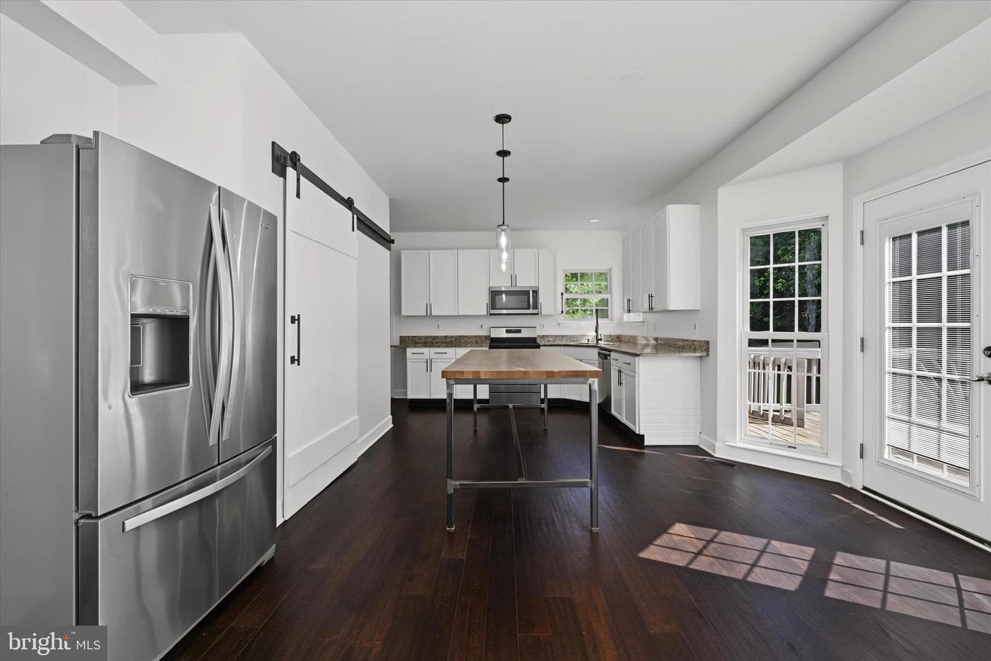 812 Caren Drive photo 11