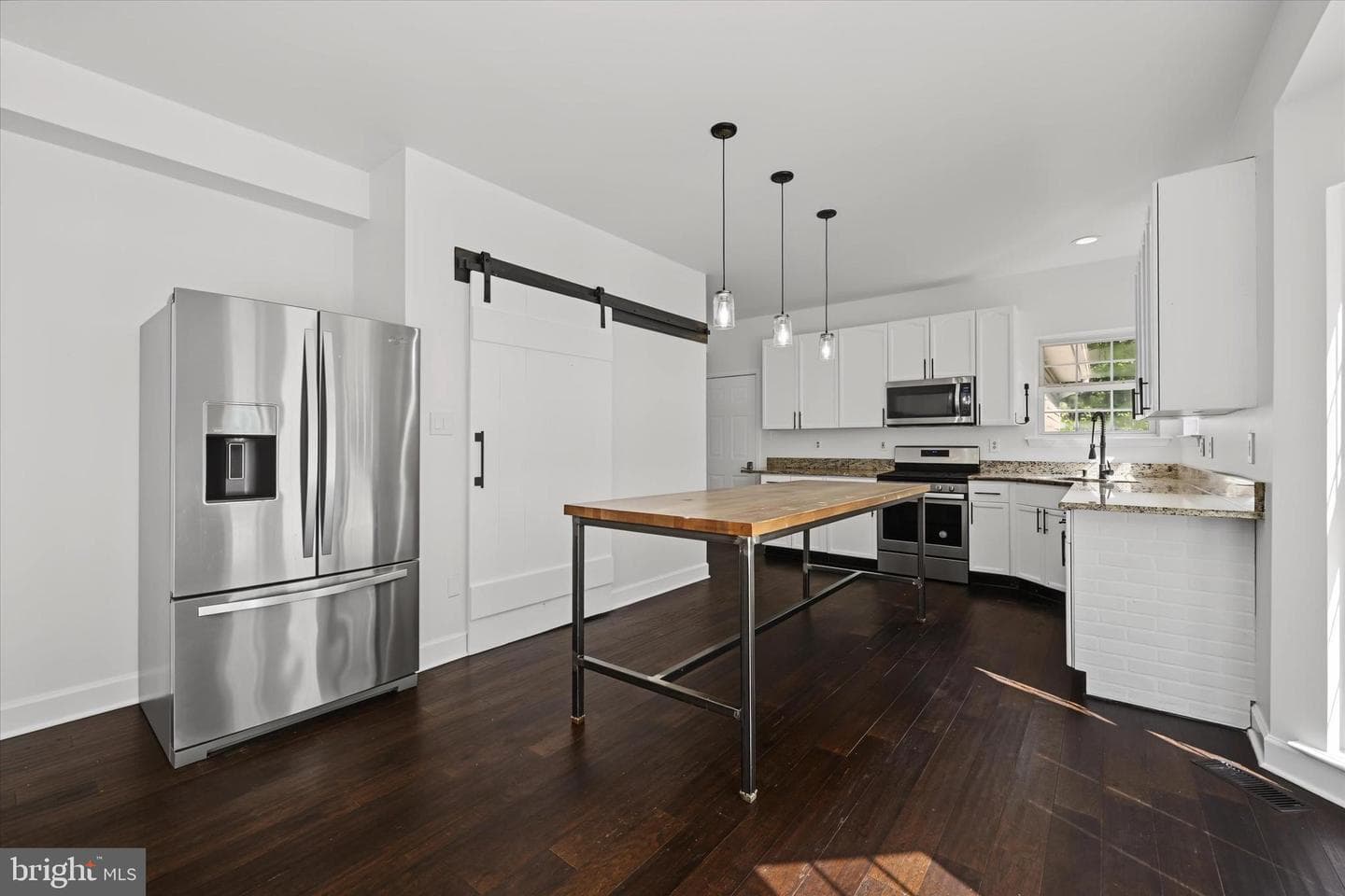 812 Caren Drive photo 12