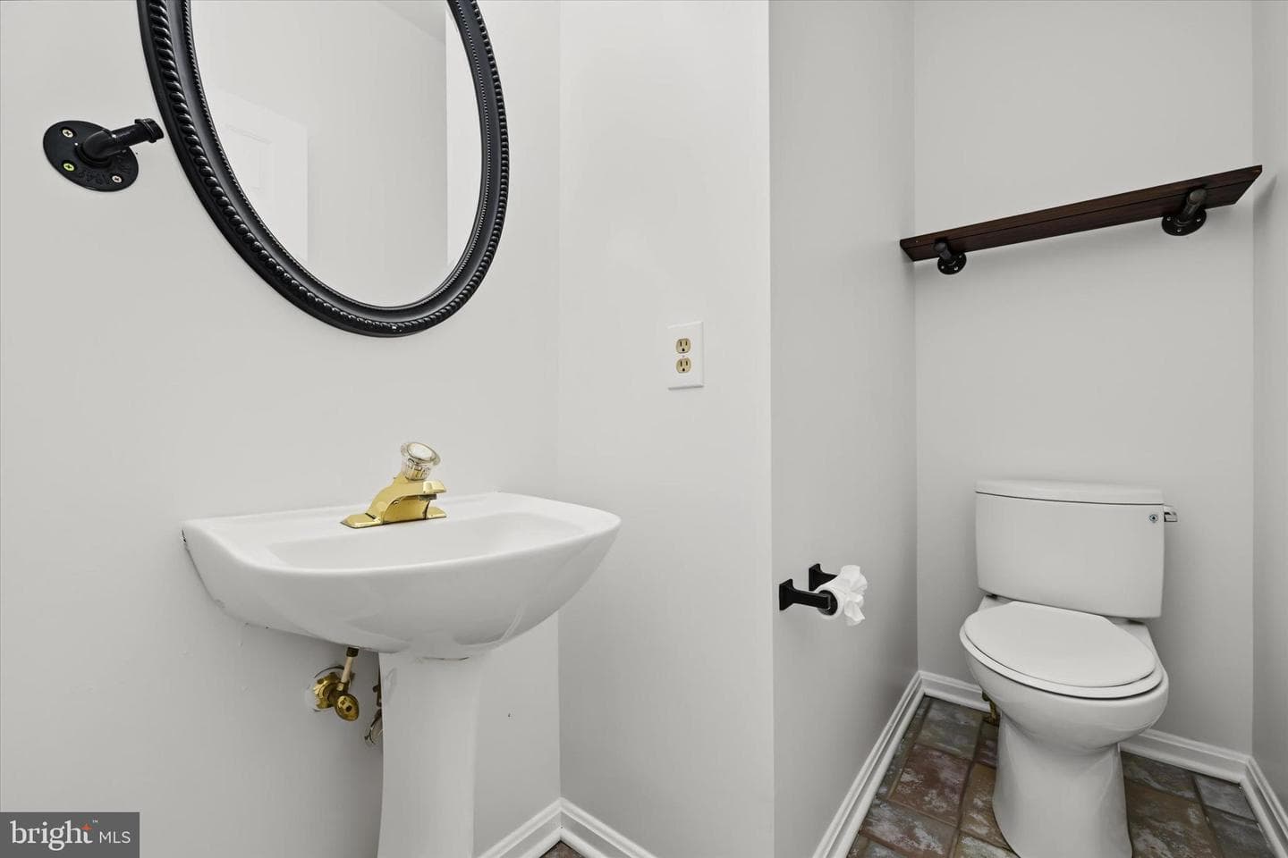812 Caren Drive photo 15