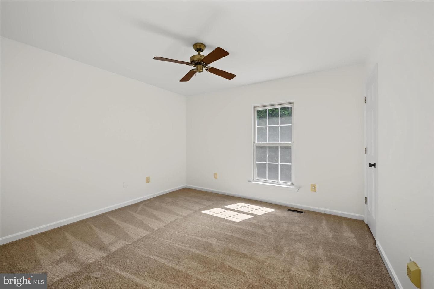 812 Caren Drive photo 25