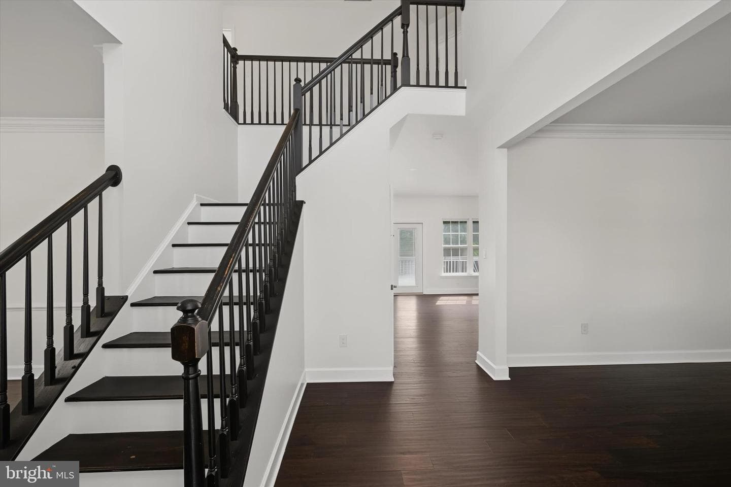 812 Caren Drive photo 4
