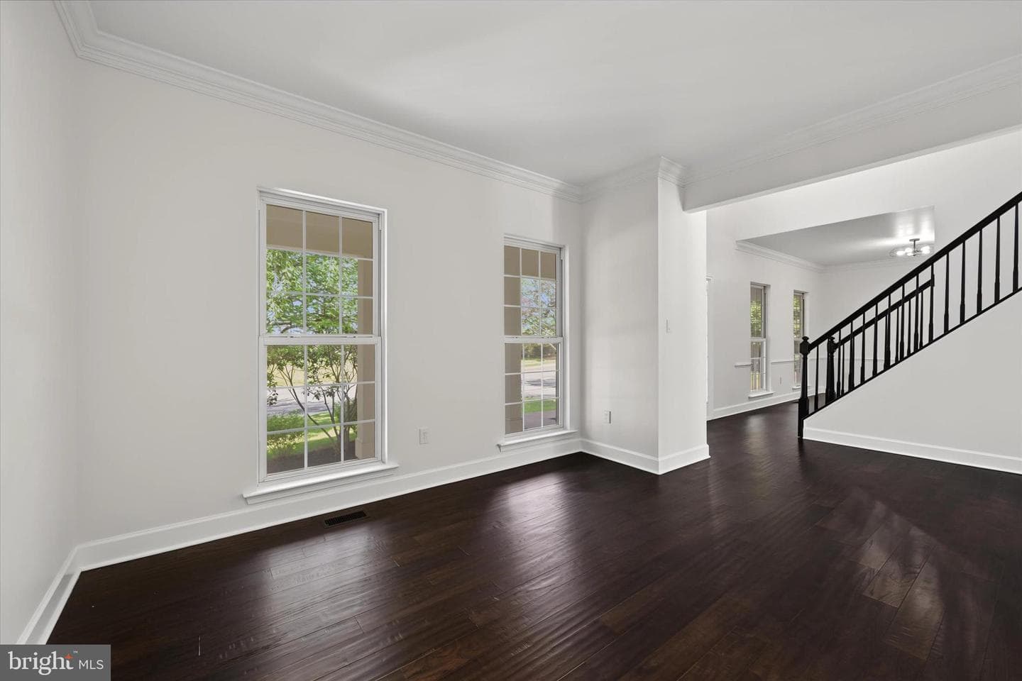 812 Caren Drive photo 7