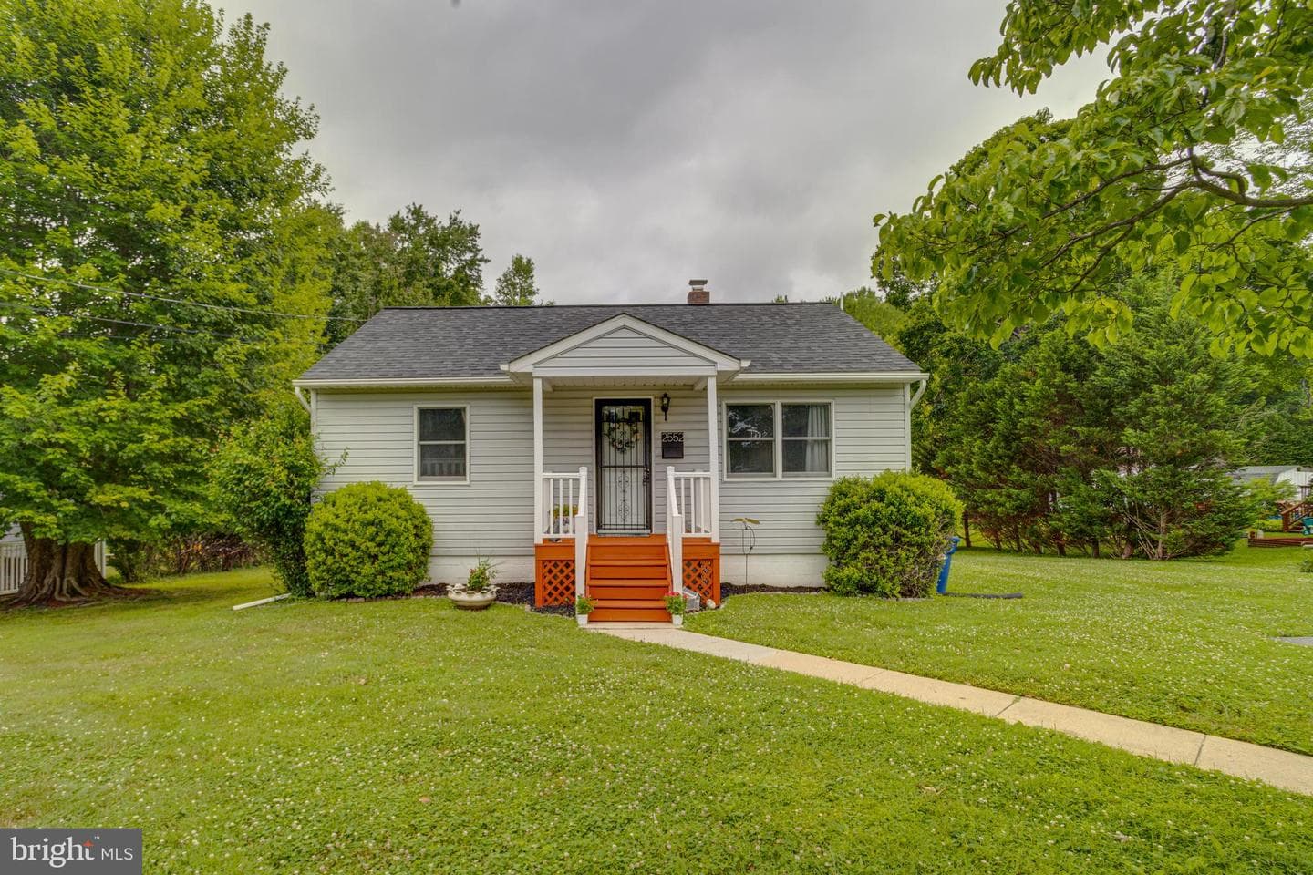 2552 Arthur Avenue photo 1