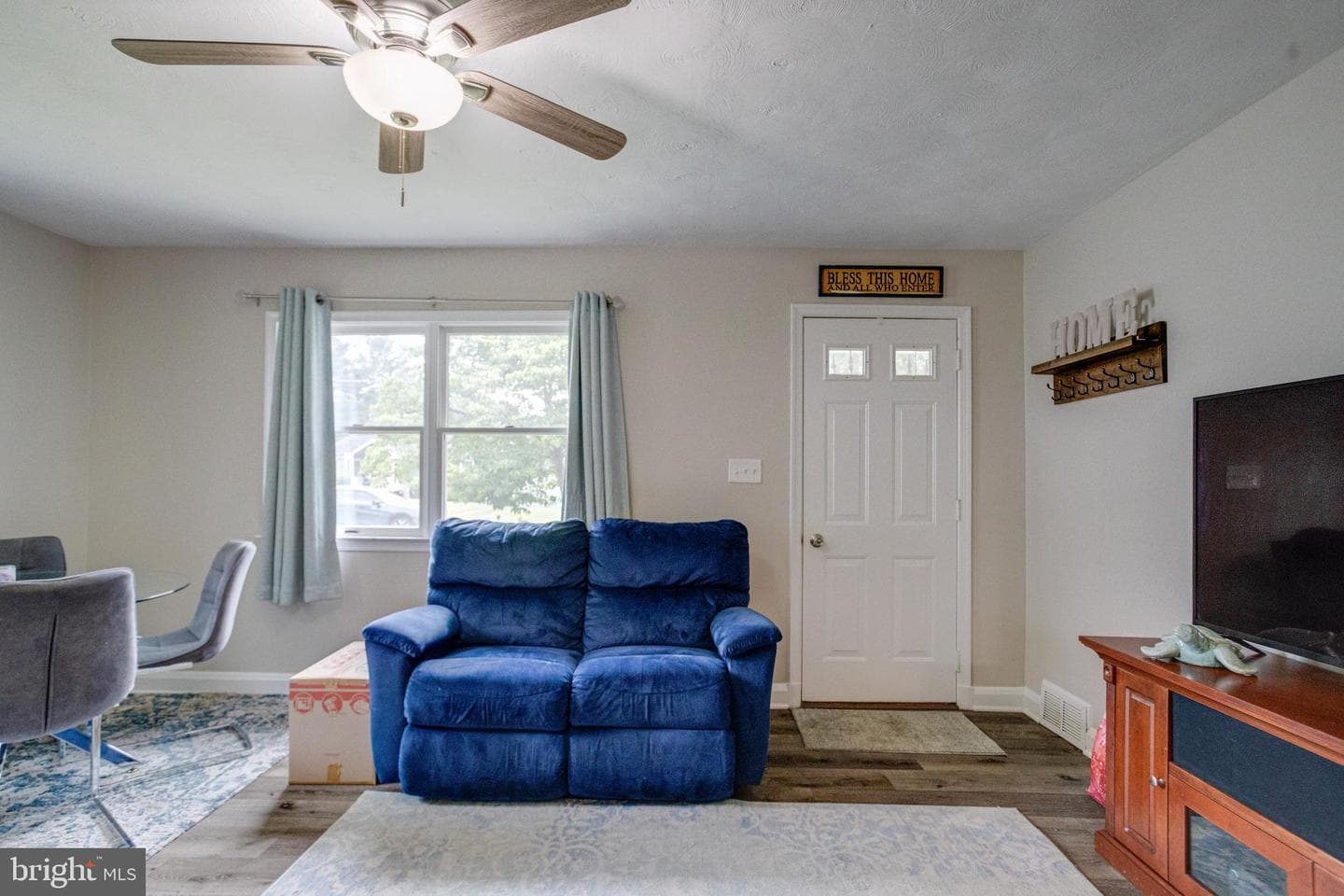 2552 Arthur Avenue photo 9