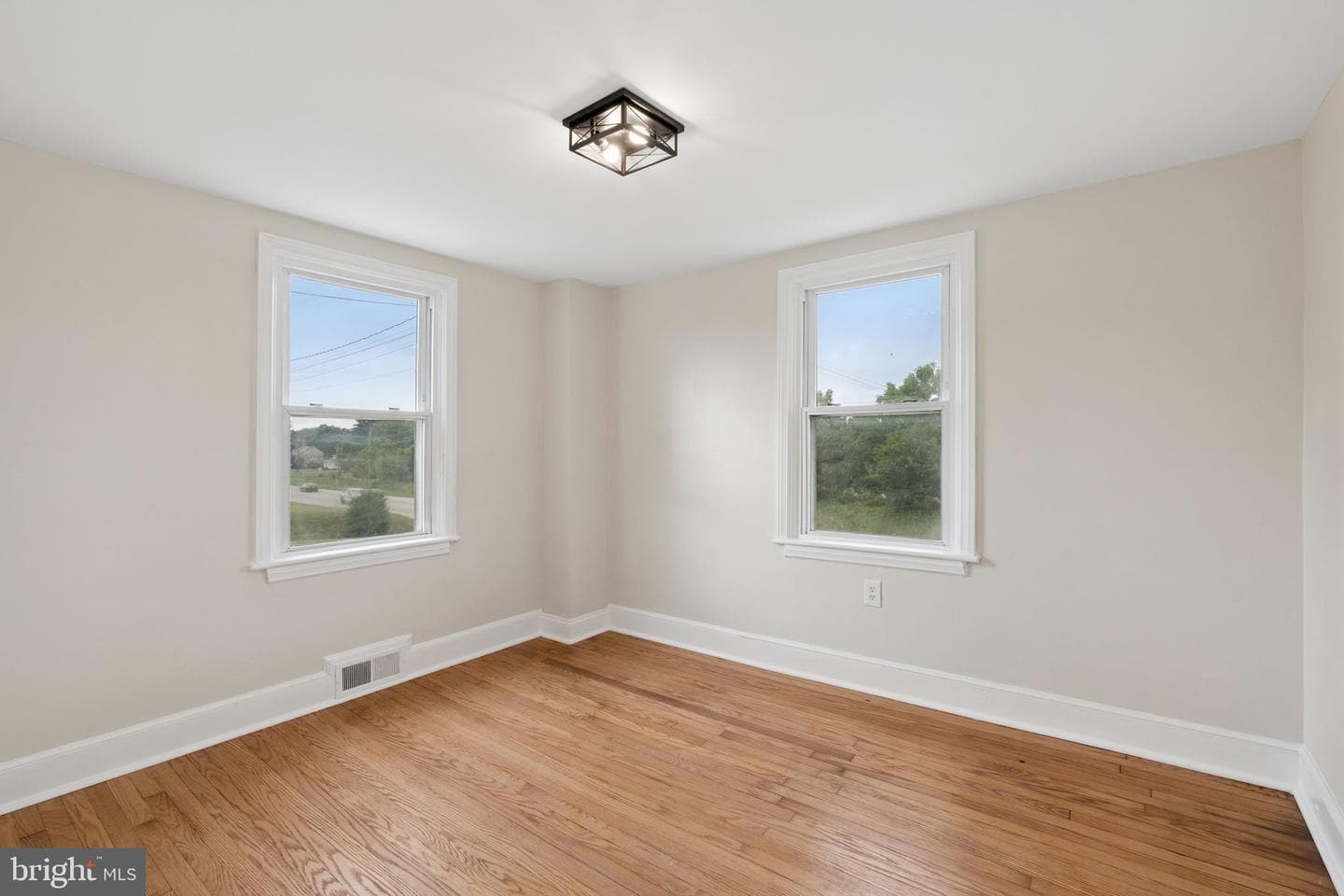 155 Liberty Road photo 29