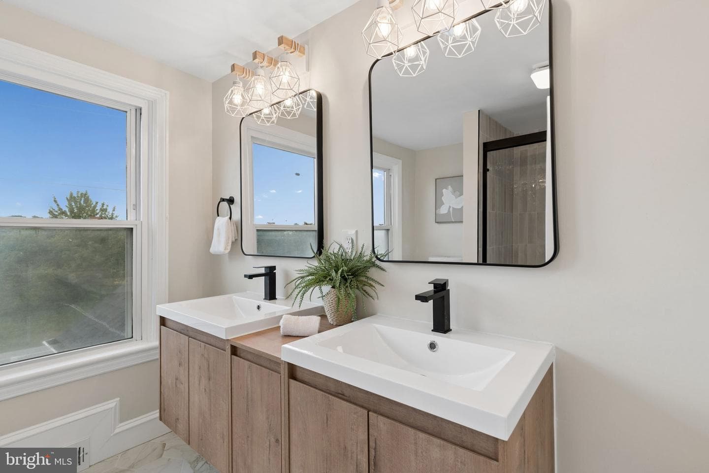 155 Liberty Road photo 38