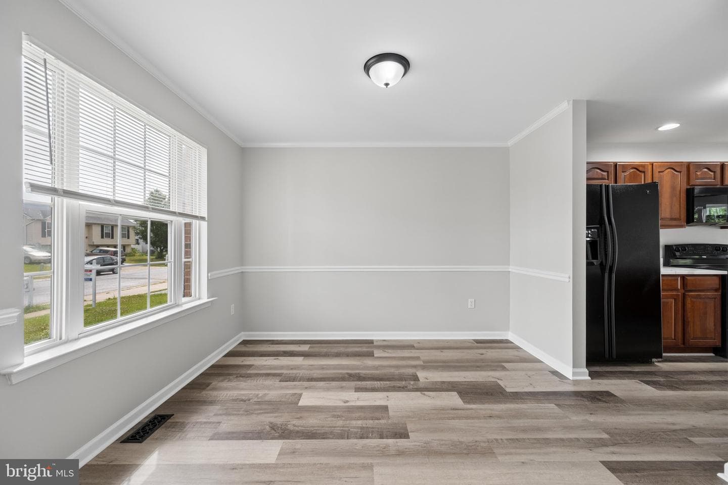 207 Bentley Street photo 10