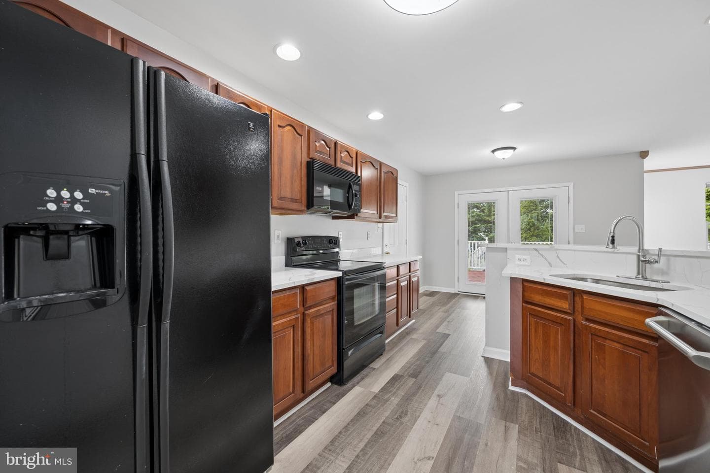 207 Bentley Street photo 14