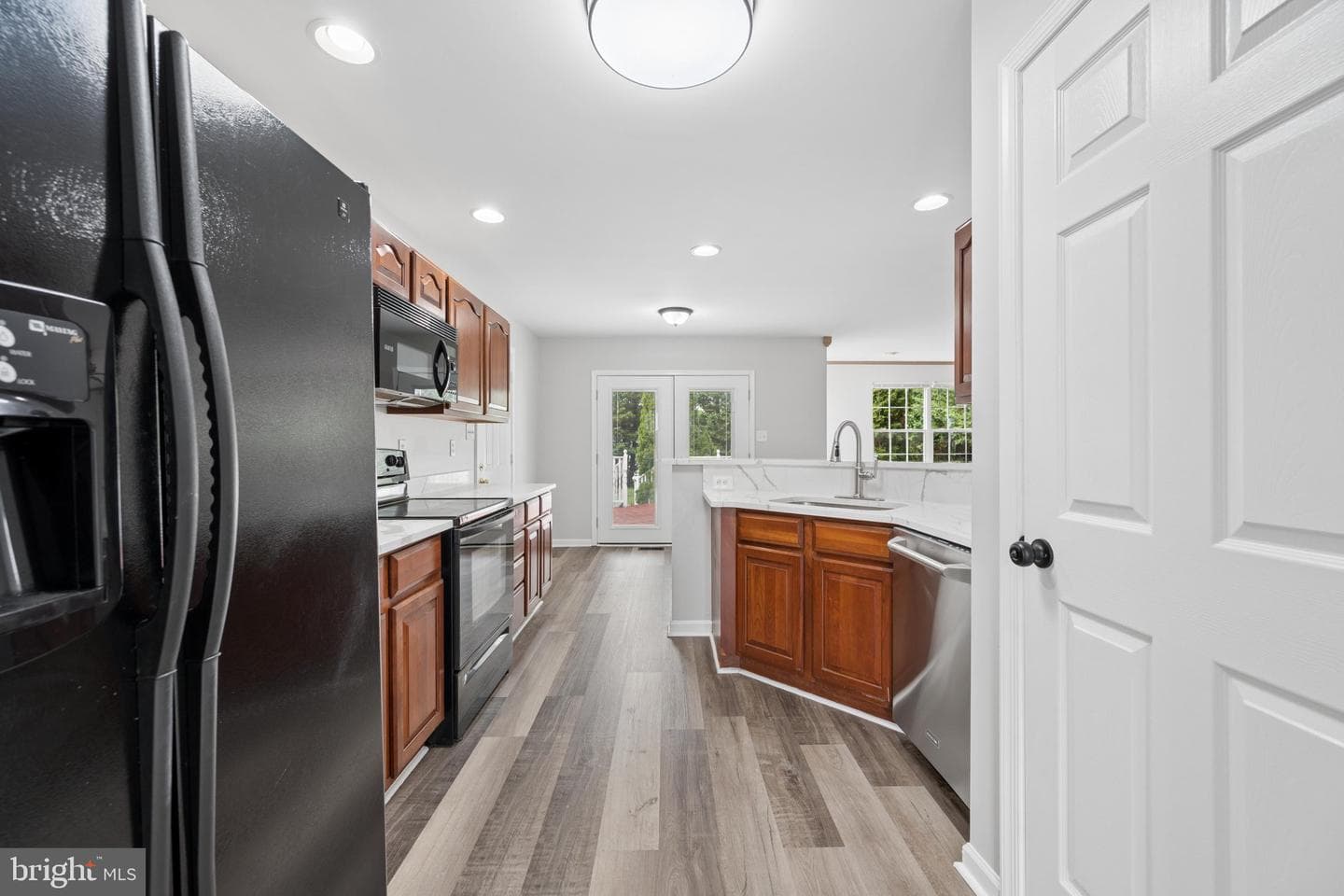 207 Bentley Street photo 15