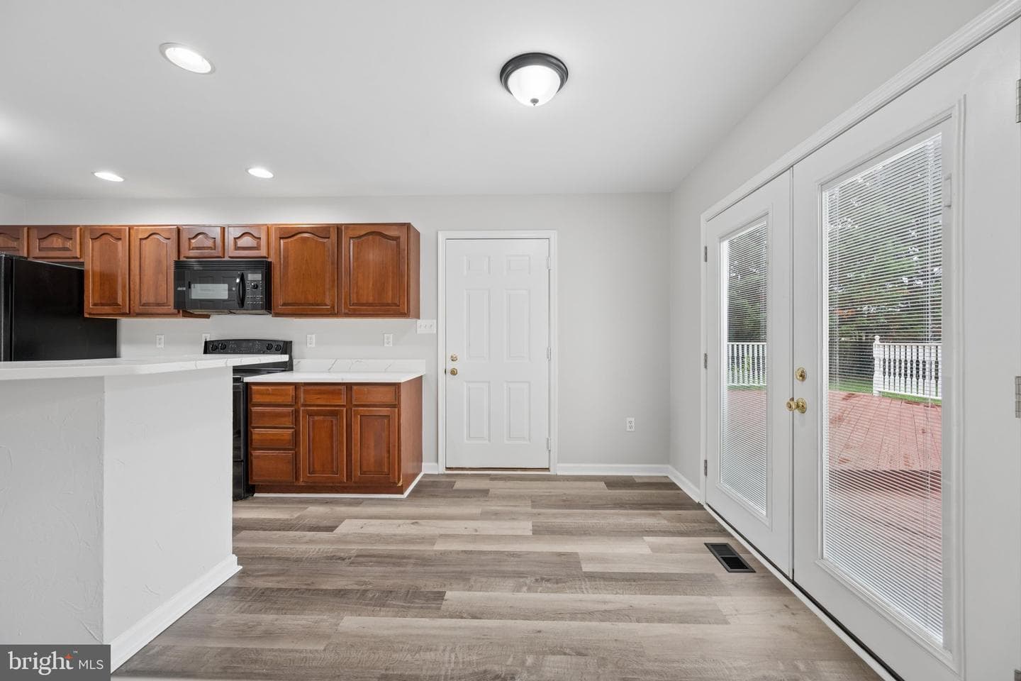 207 Bentley Street photo 21