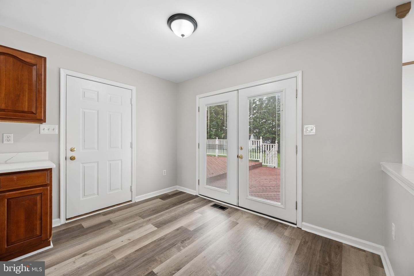 207 Bentley Street photo 22