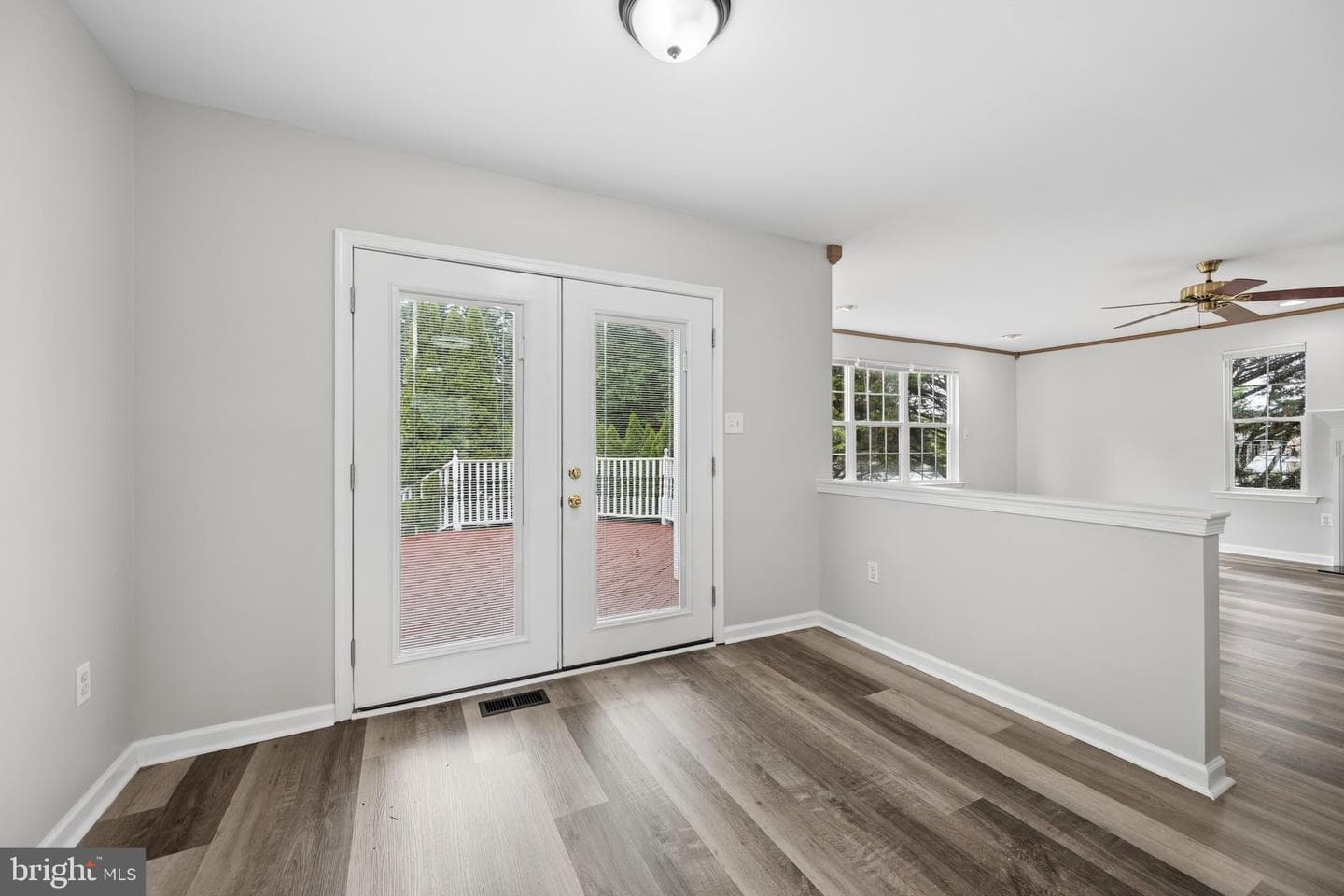 207 Bentley Street photo 23