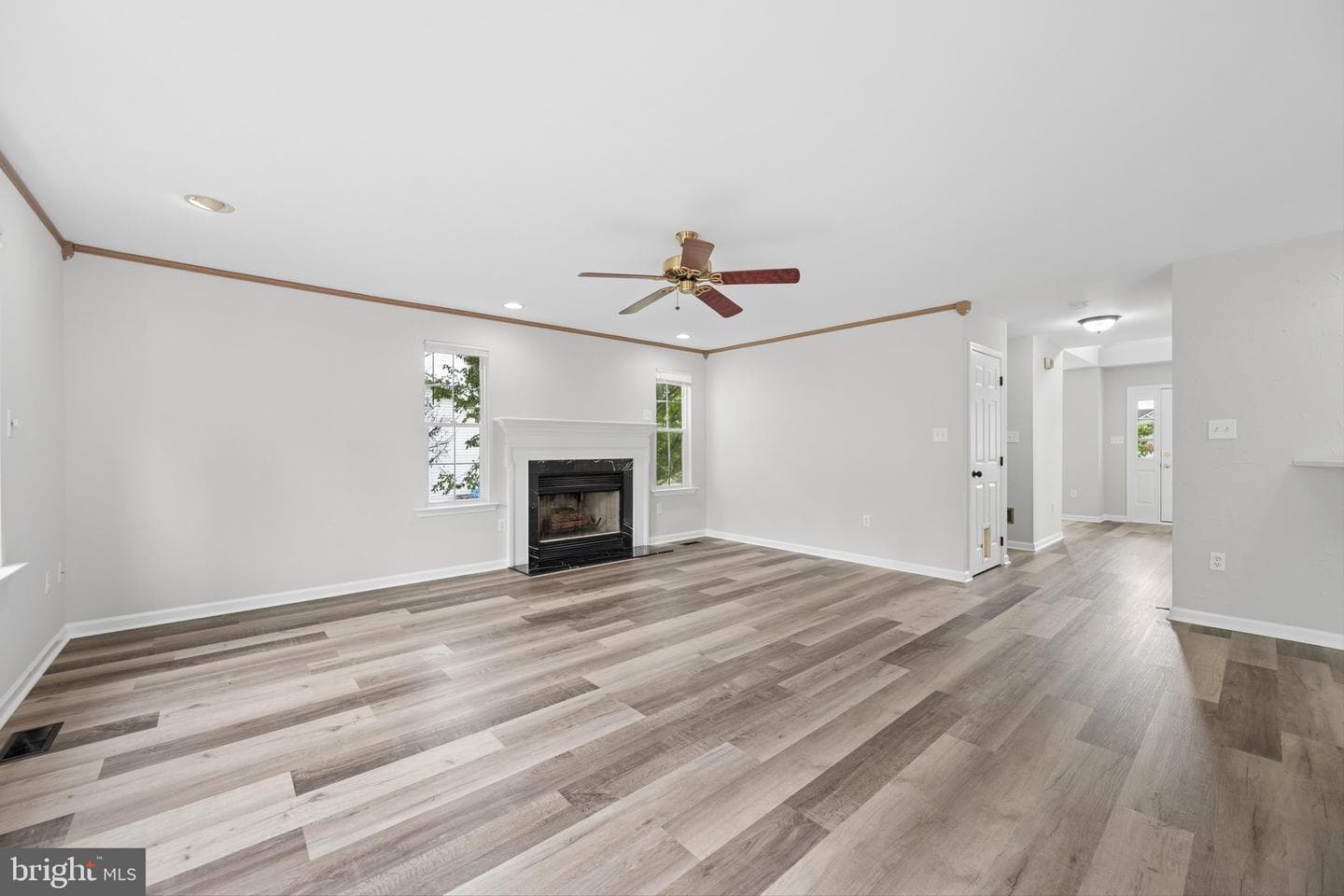 207 Bentley Street photo 28