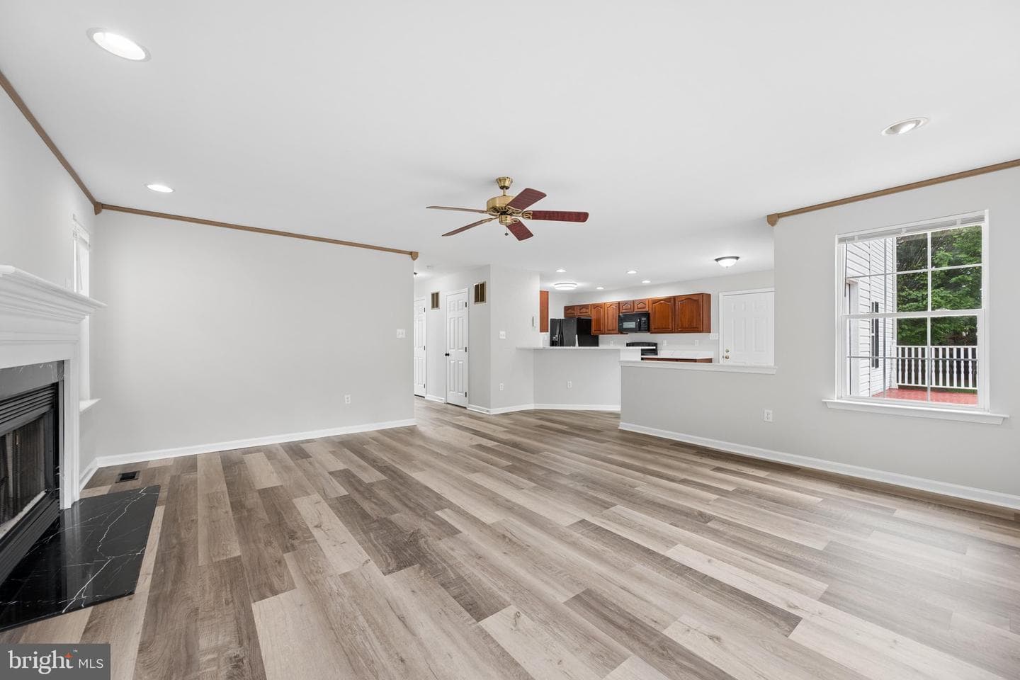 207 Bentley Street photo 29