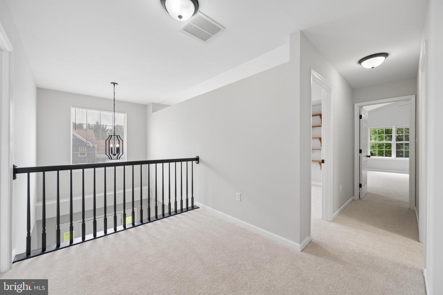 207 Bentley Street photo 34