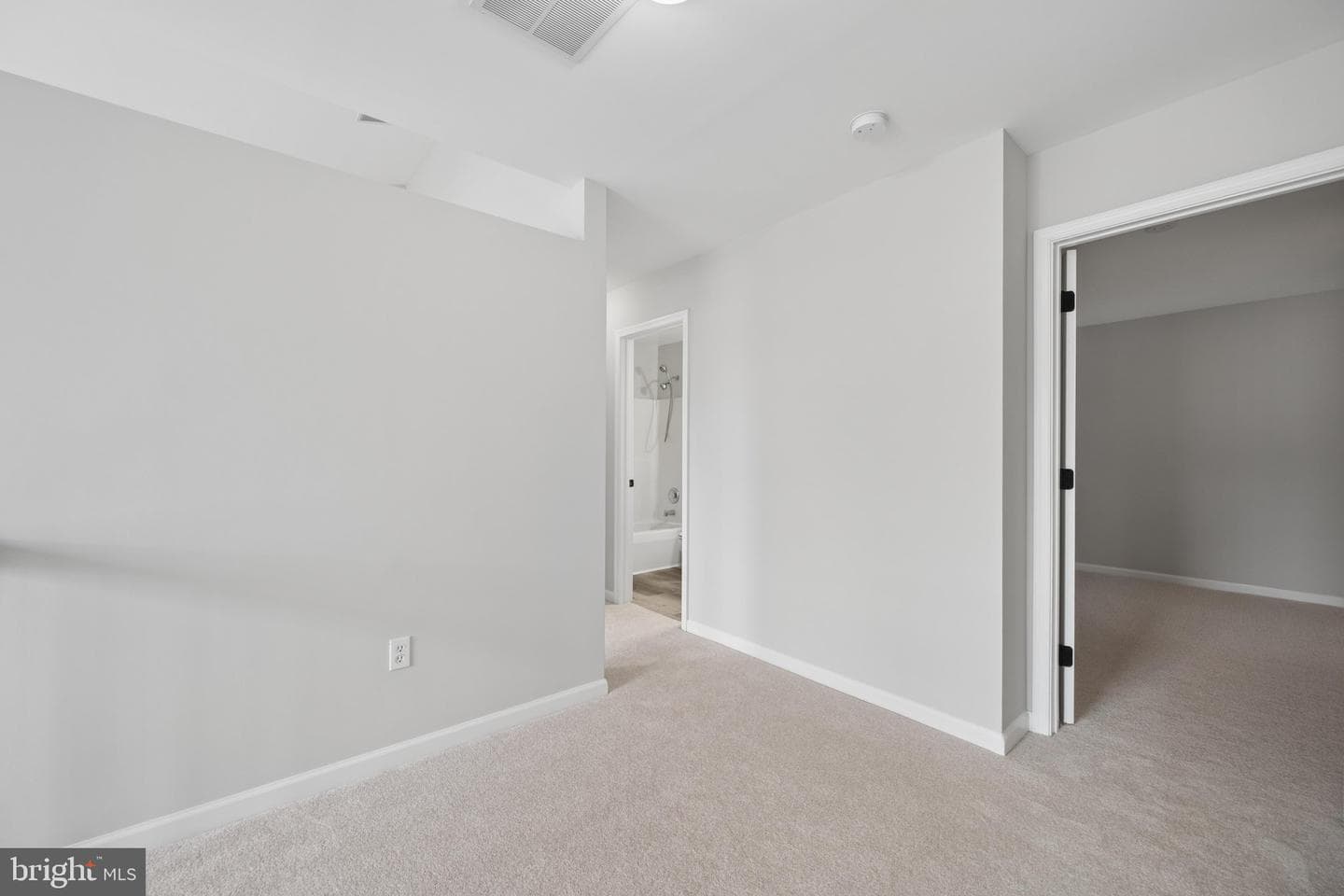 207 Bentley Street photo 36