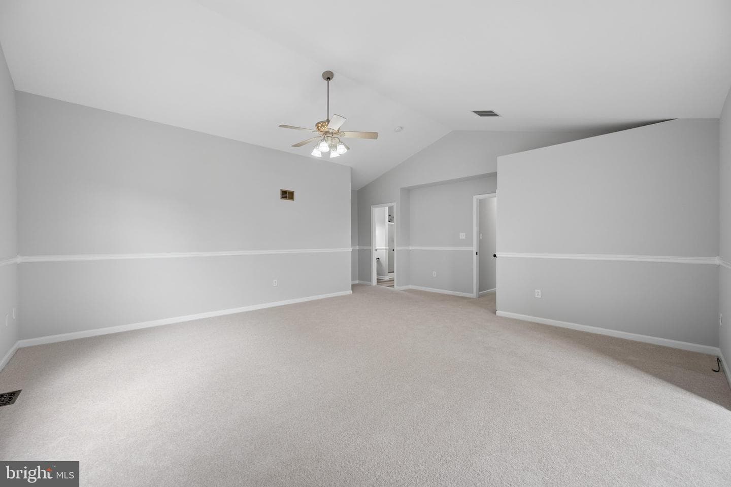 207 Bentley Street photo 40