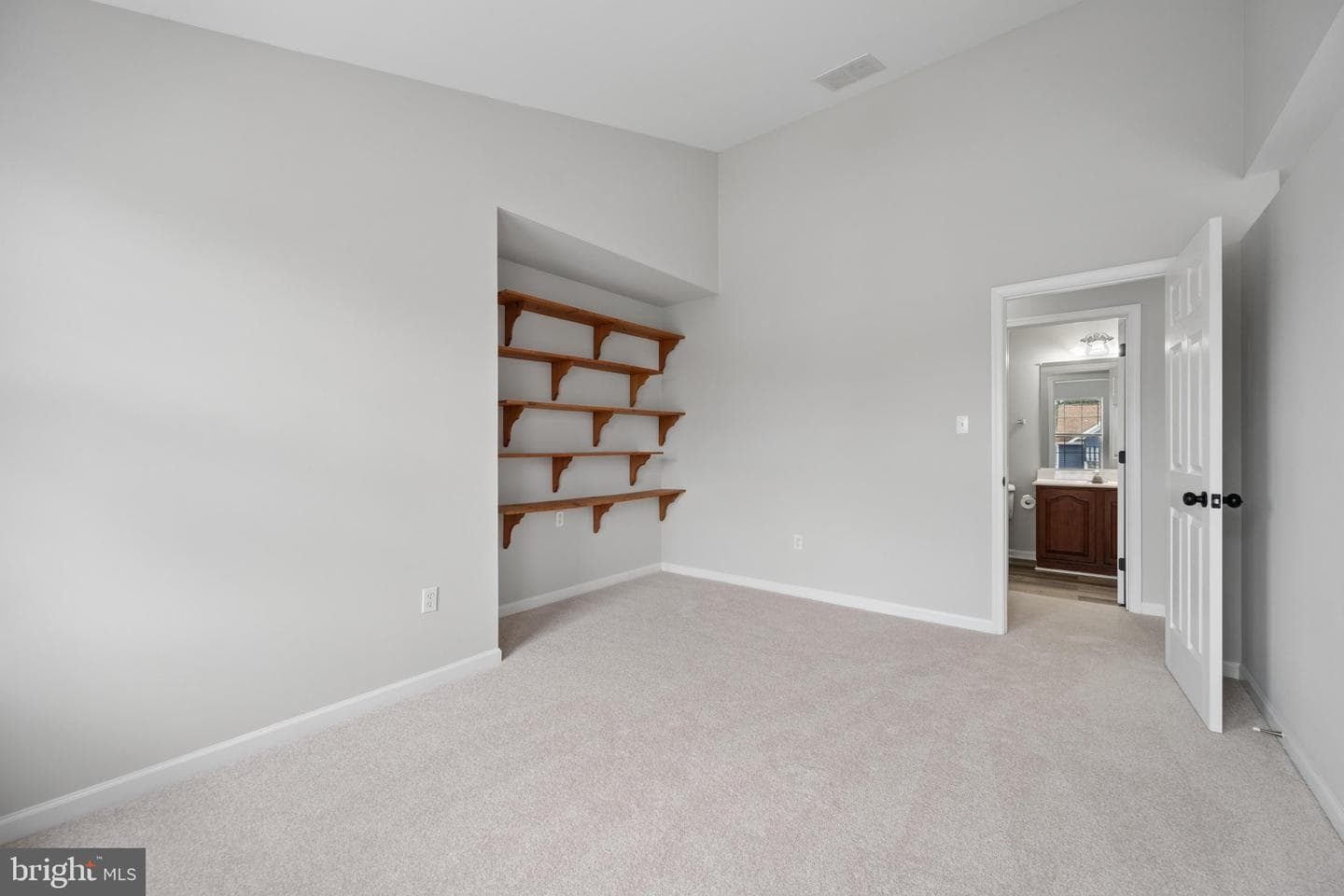 207 Bentley Street photo 49