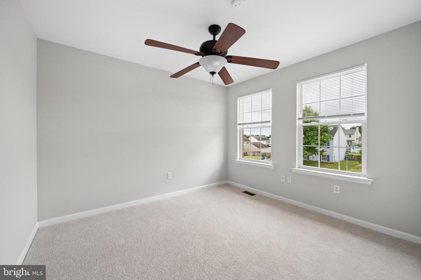 207 Bentley Street photo 50