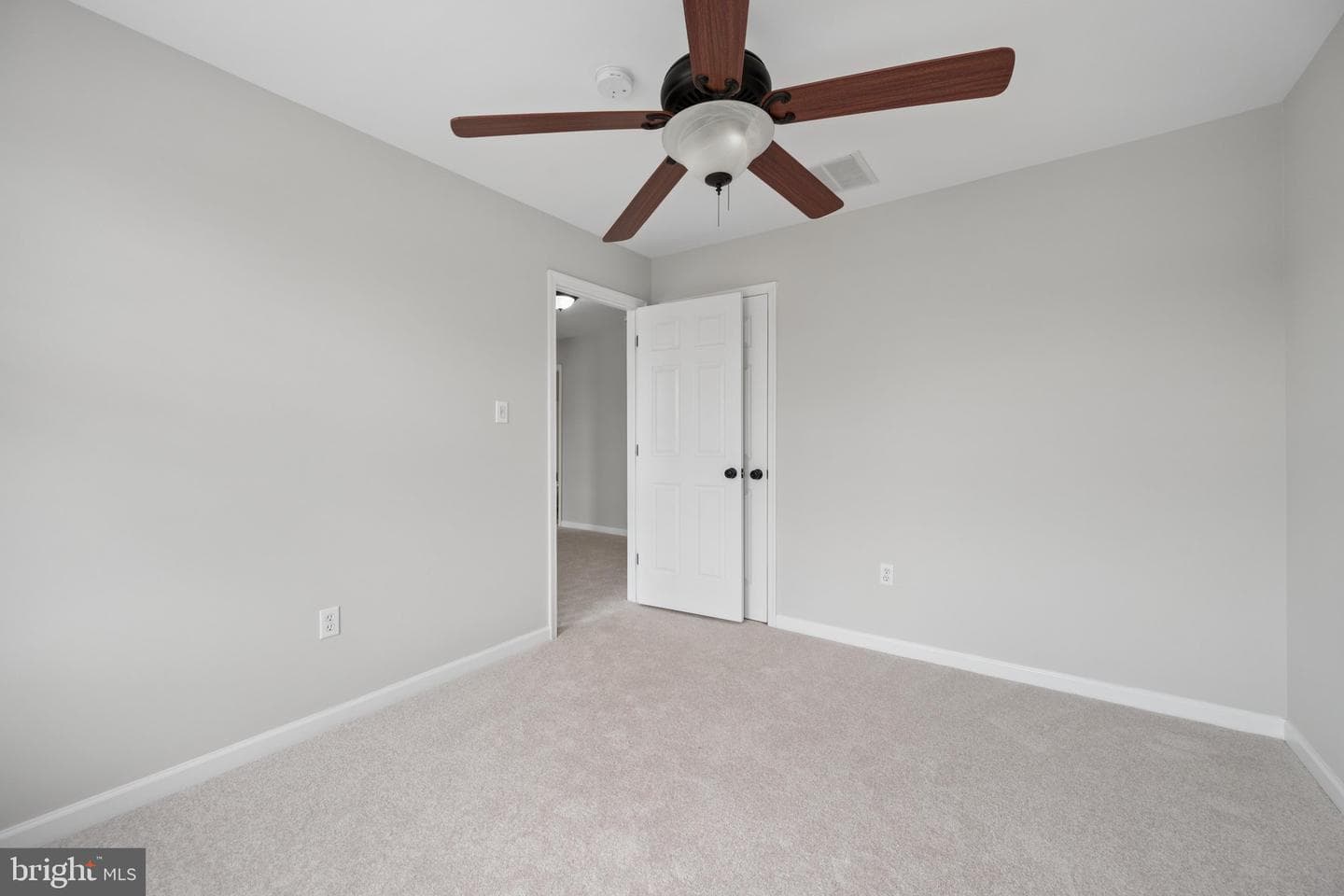 207 Bentley Street photo 52