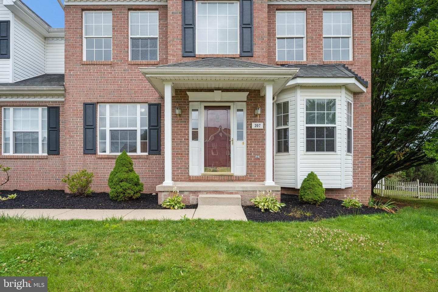 207 Bentley Street photo 82