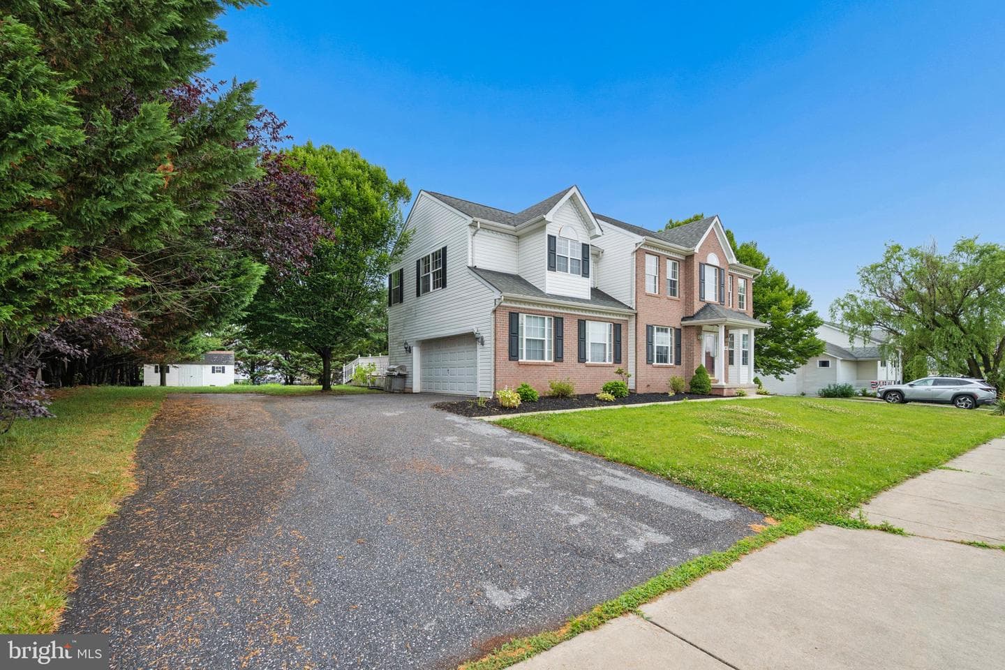 207 Bentley Street photo 86