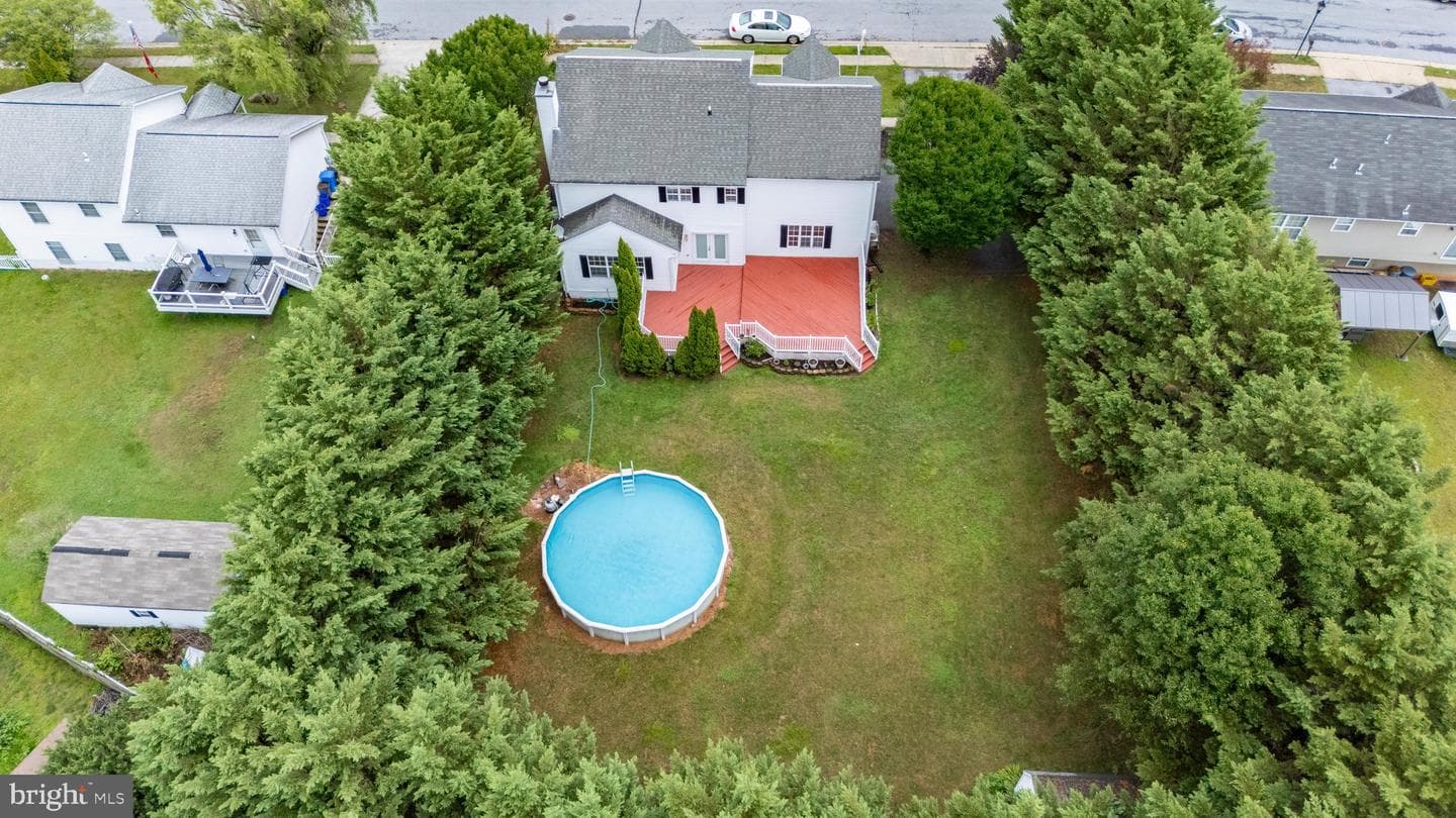 207 Bentley Street photo 89