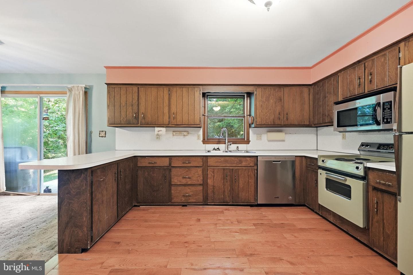 1812 W Liberty Road photo 14