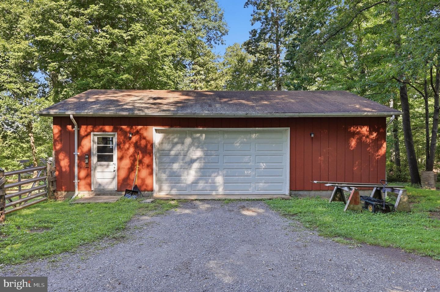 1812 W Liberty Road photo 50