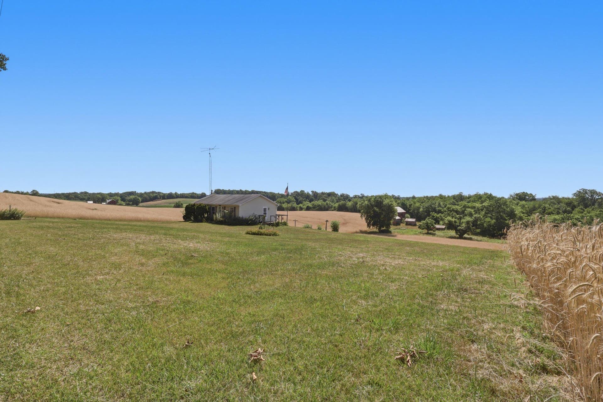 2519 & 2511 Robert Arthur Road photo 16