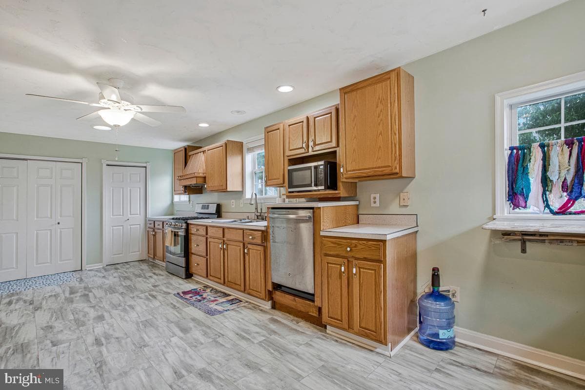 315 College Avenue photo 12