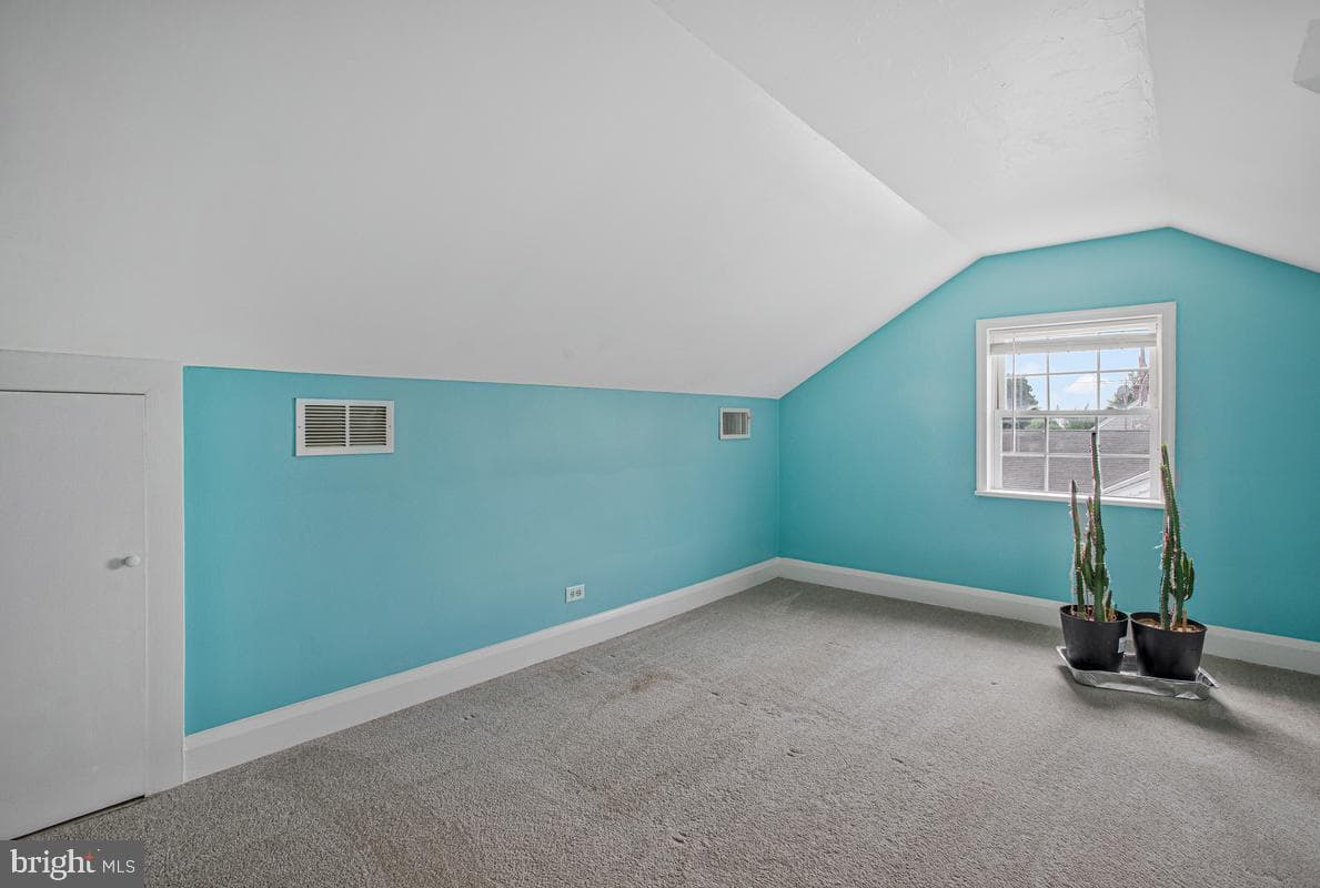 315 College Avenue photo 17