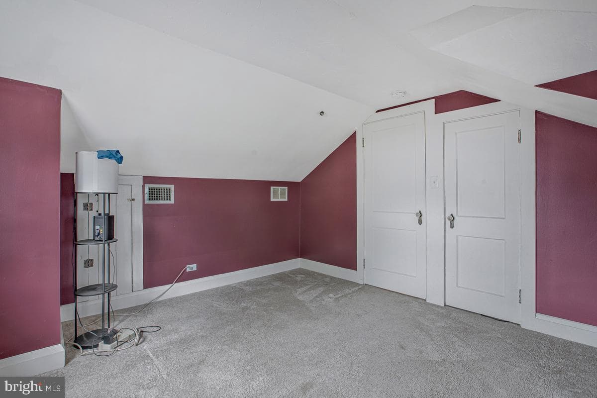 315 College Avenue photo 19