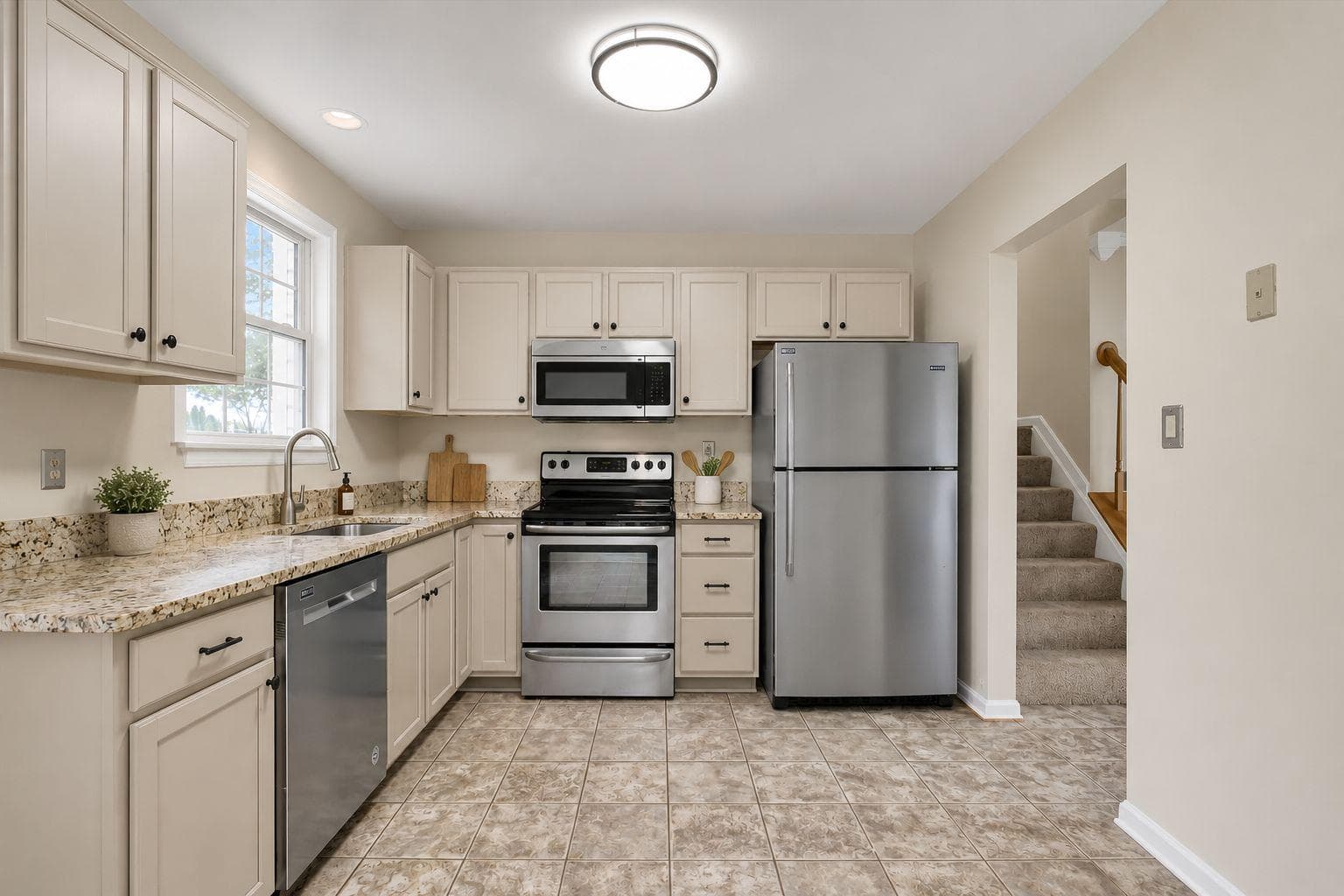 4724 Trail Court photo 10