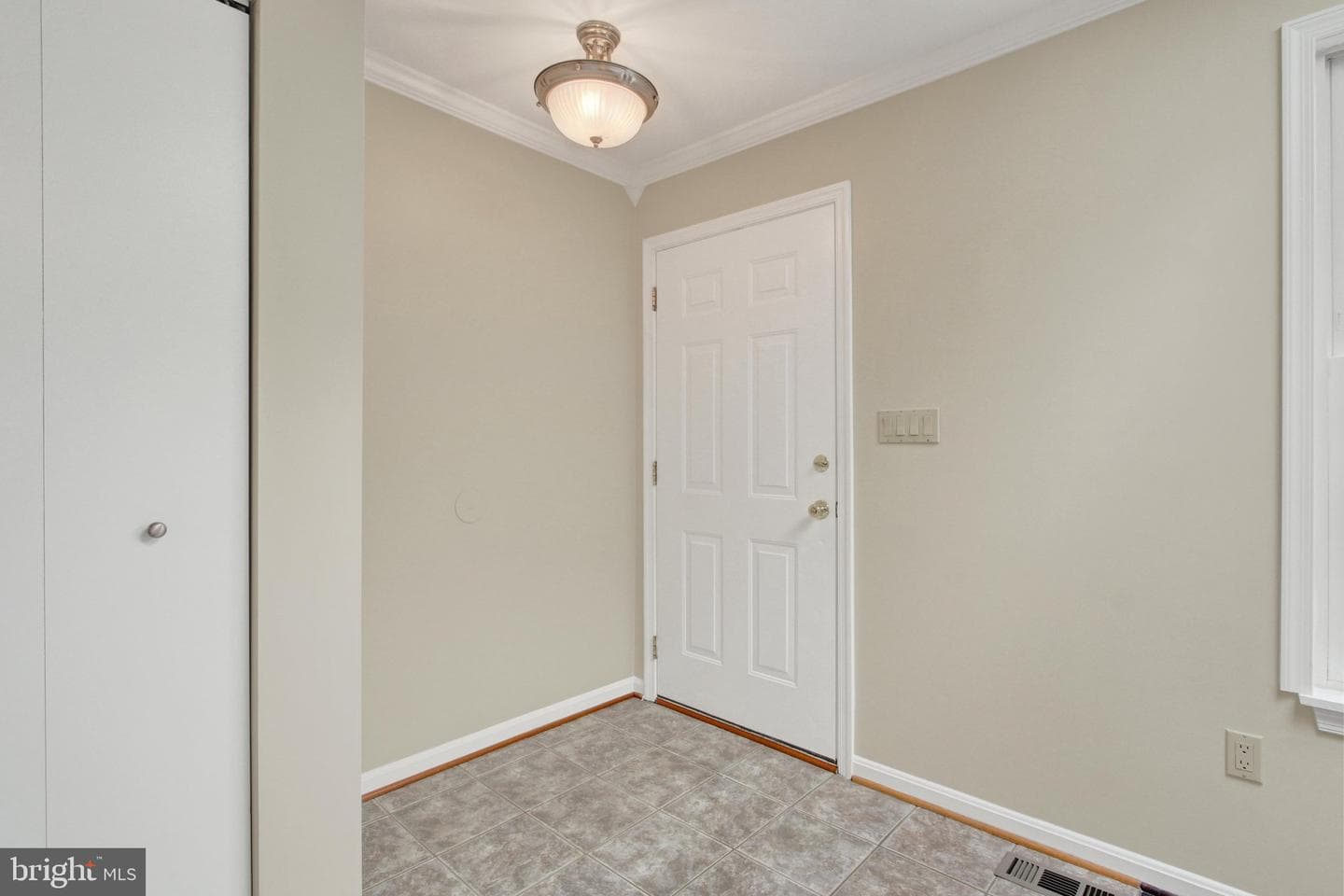 4724 Trail Court photo 3