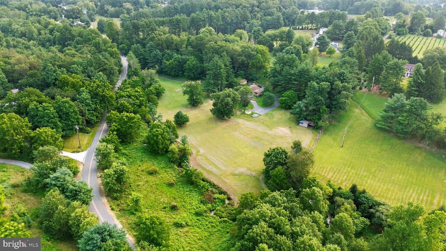 3327 Niner Road photo 4