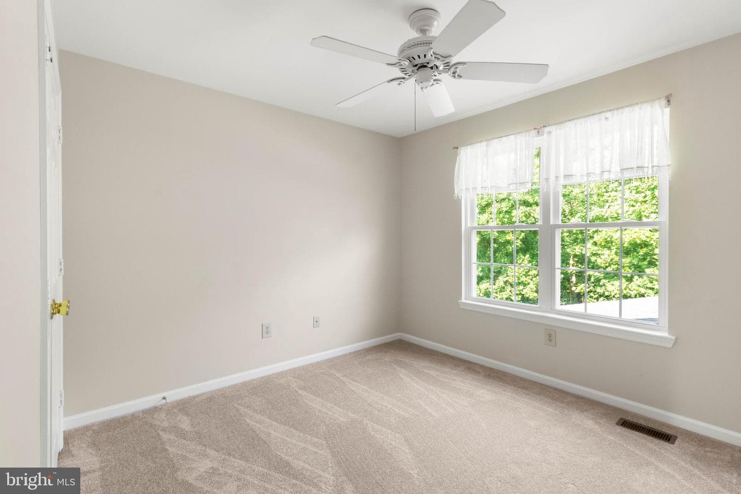 7424 Brandenburg Circle photo 27