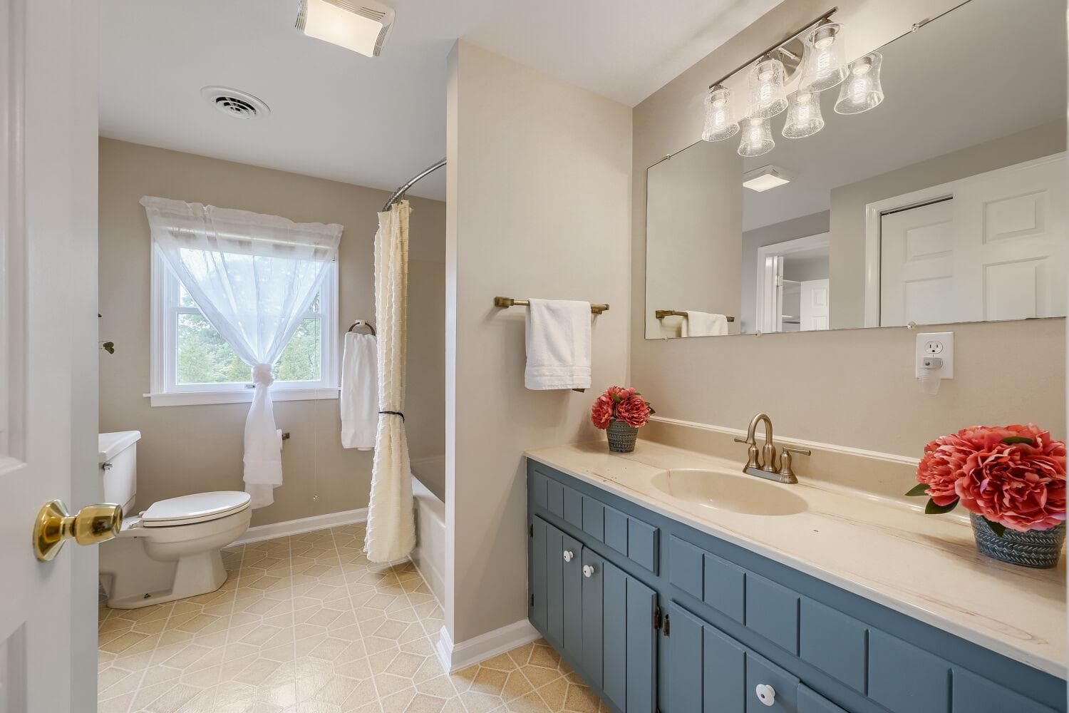 2216 Ridgemont Drive photo 18