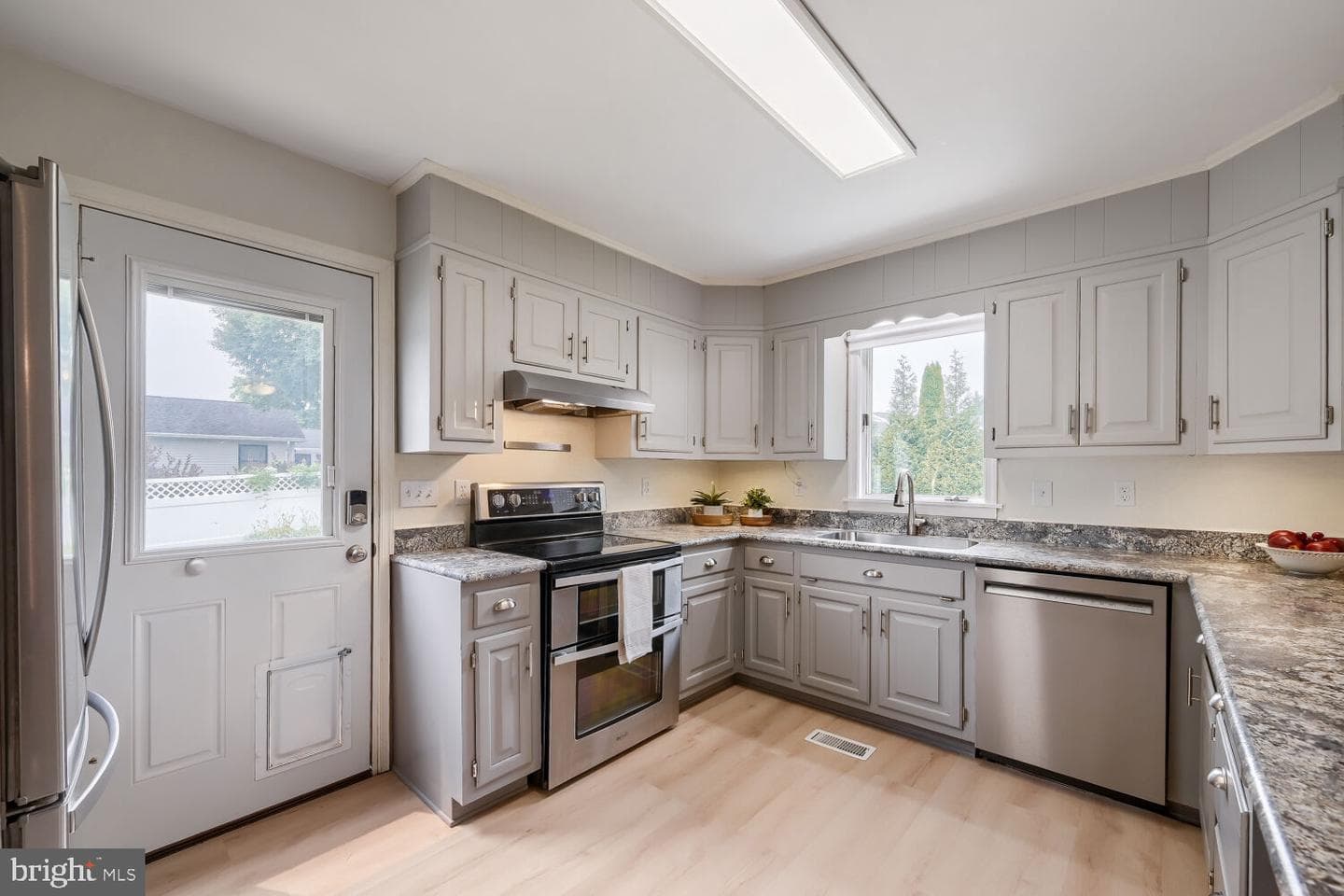 2216 Ridgemont Drive photo 5