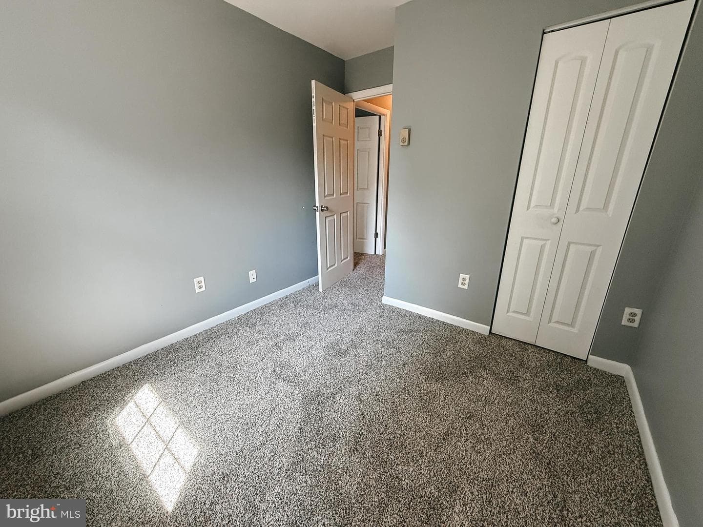 75 Grand Drive photo 10
