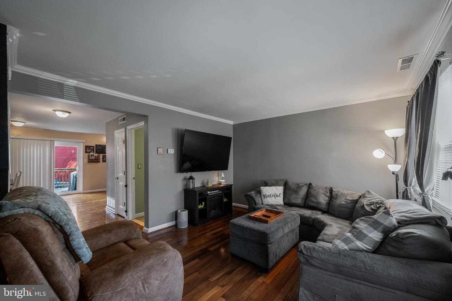 143 Grand Drive photo 4