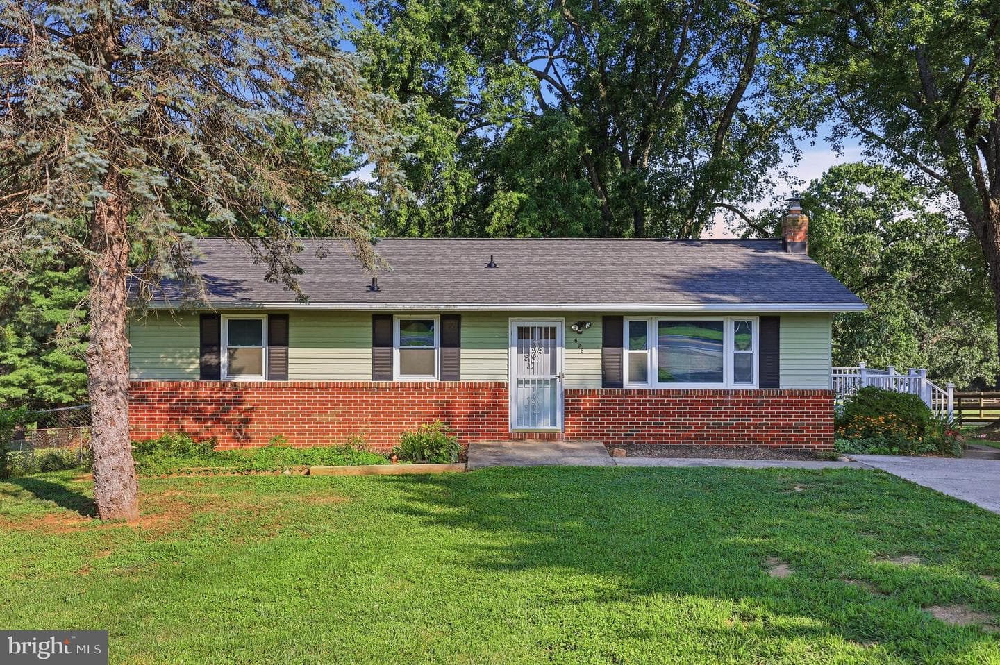 608 Oak Tree Road, Westminster