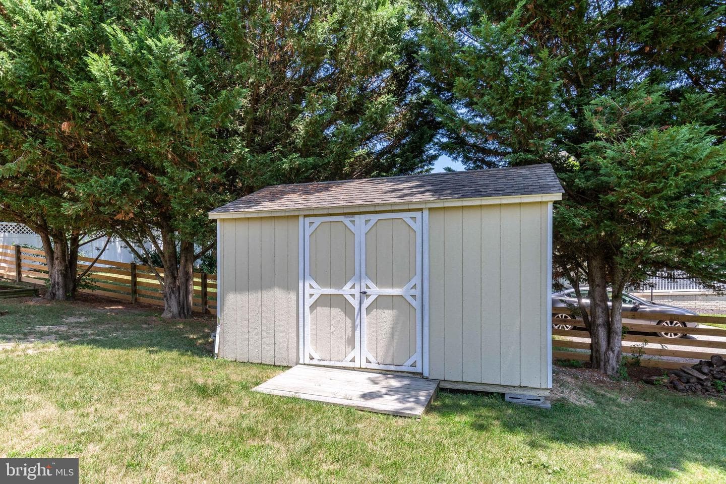 199 Fissure Court photo 9