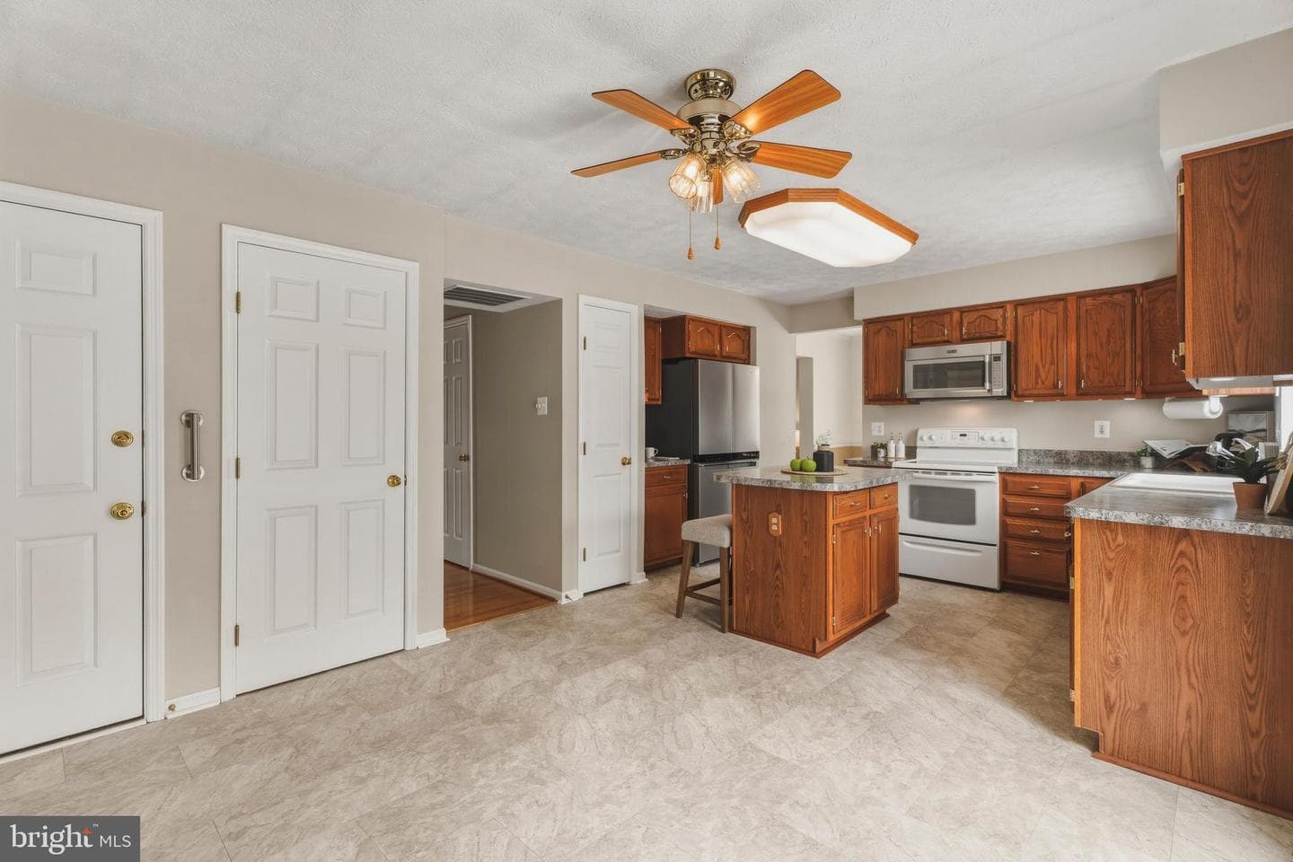 520 Yellow Lily Court photo 22