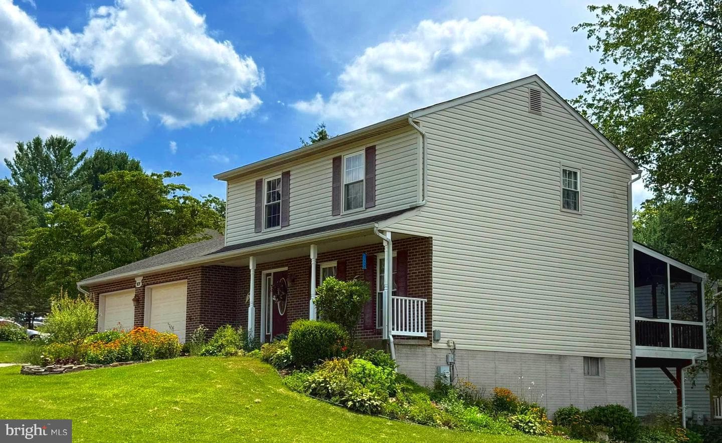 1691 Brimfield Circle photo 3