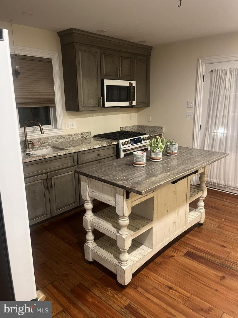 1725 Taylors Island Road photo 4