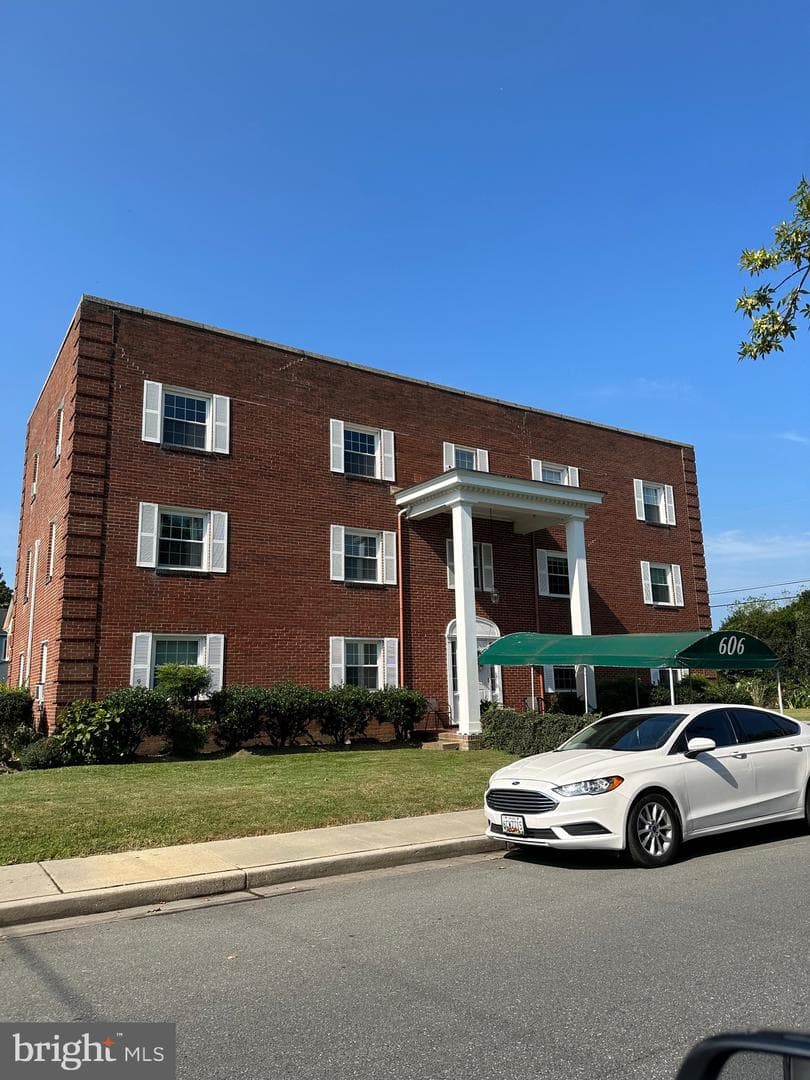 606 Water Street #4